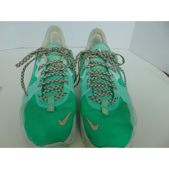 Nike Green Glow Play for the future Size 10 Basketball Shoes in great condition - Picture 1 of 8